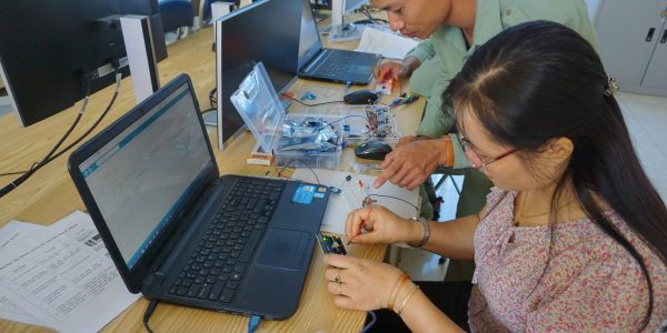 Teachers worked in groups and practiced based on the tasks they have selected related to Arduino technology for a mini-project