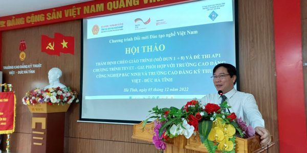 Mr. Cao Thanh Le – Rector of Vietnamese – German Technical College of Ha Tinh giving the opening speech